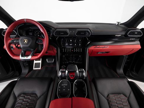 Used 2022 Lamborghini Urus image 23