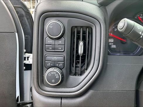 Used 2025 Chevrolet Silverado 1500 Custom Trail Boss w/ LPO, Dark Essentials Package AWD/4WD image 16