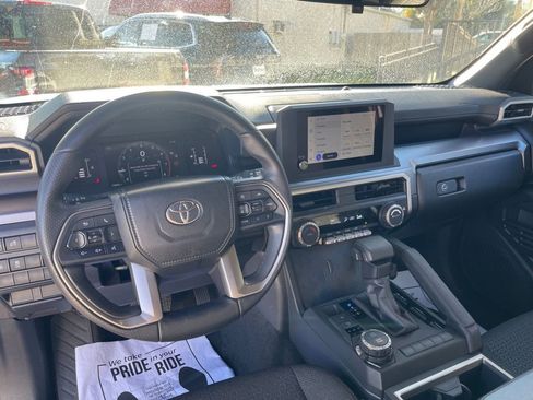 Used 2025 Toyota 4Runner SR5 image 13