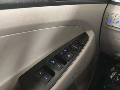 Used 2018 Hyundai Tucson Value FWD image 15