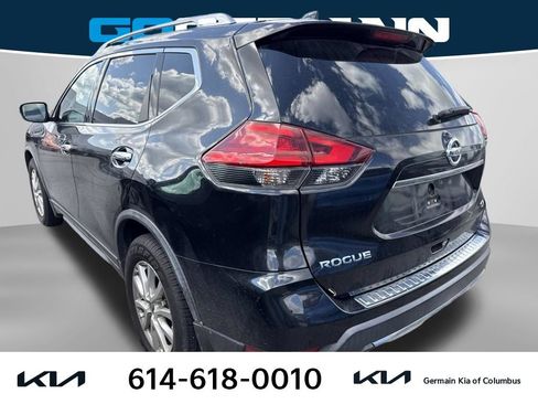 Used 2017 Nissan Rogue SV FWD image 2