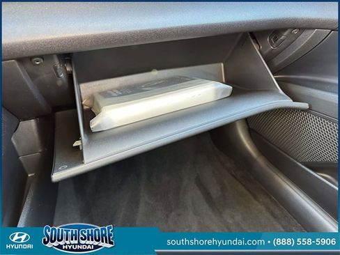 Certified 2021 Hyundai Elantra SE image 36