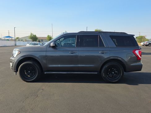 Used 2018 Ford Expedition XLT w/ Equipment Group 202A AWD/4WD image 4