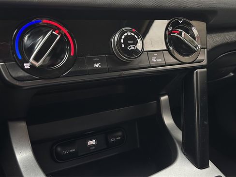 Used 2024 Kia Seltos LX image 28