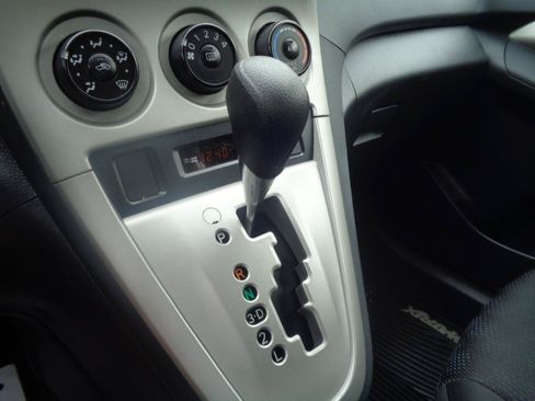 Used 2009 Toyota Matrix FWD image 32