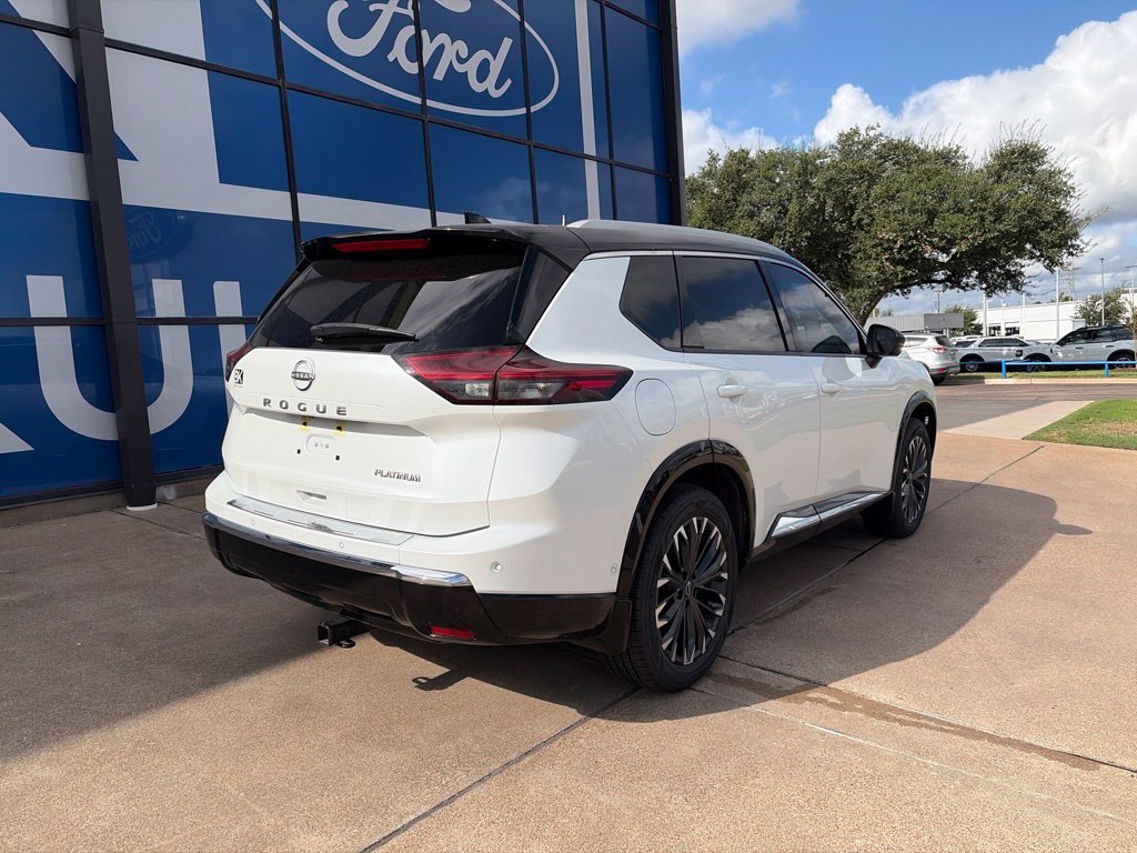 Used 2024 Nissan Rogue Platinum FWD image 7