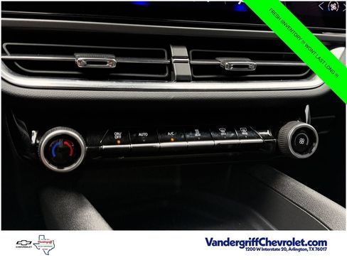 Used 2025 Chevrolet Equinox EV LT FWD image 20