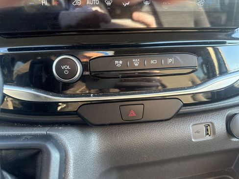 Used 2023 Ford Transit 350 XLT image 20