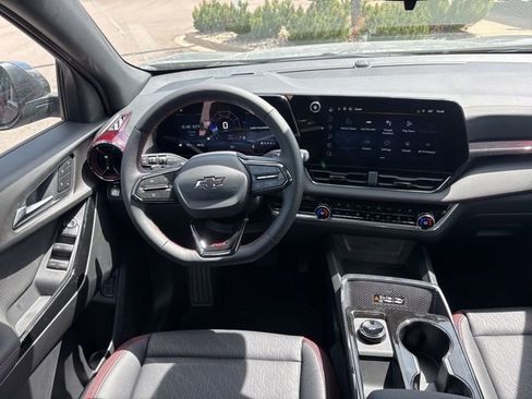 New 2026 Chevrolet Equinox RS w/ Convenience Package III AWD/4WD image 10