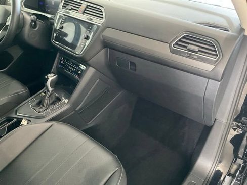 Used 2023 Volkswagen Tiguan SE FWD image 22