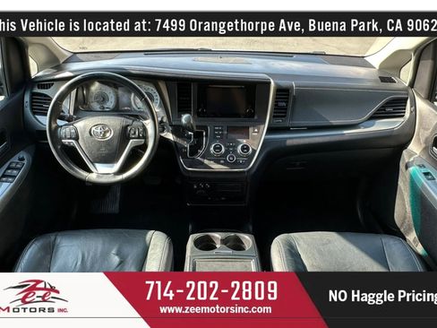 Used 2017 Toyota Sienna SE Premium w/ Cargo Management Package FWD image 17