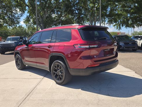 Used 2025 Jeep Grand Cherokee L Altitude RWD image 6