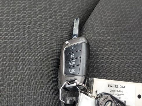 Used 2018 Hyundai Elantra GT FWD image 30