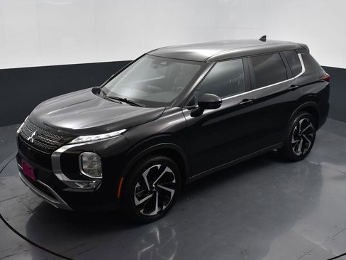 Used 2024 Mitsubishi Outlander SE image 14