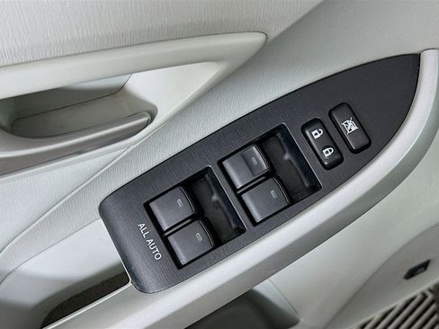 Used 2012 Toyota Prius Four FWD image 15