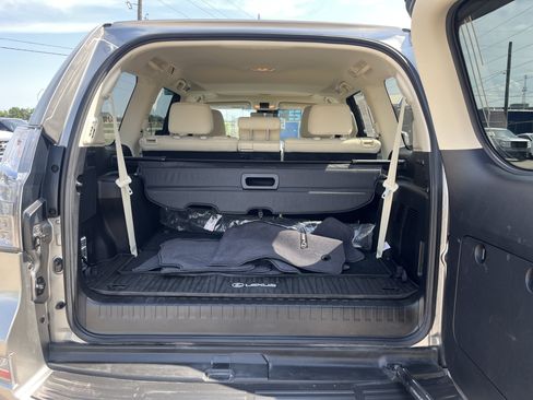Used 2023 Lexus GX 460 Premium w/ Premium Plus Package AWD/4WD image 5