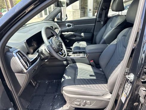Used 2025 Kia Sorento SX Prestige AWD/4WD image 13