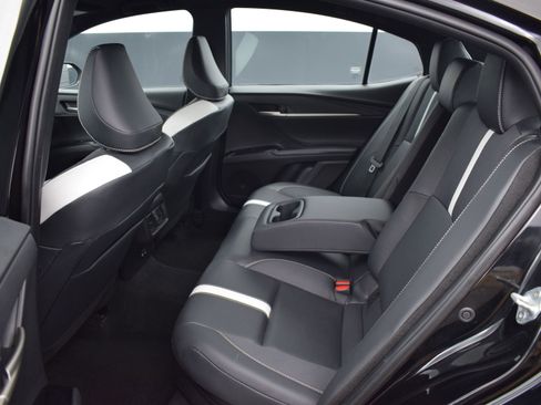 Used 2025 Toyota Camry SE FWD image 12