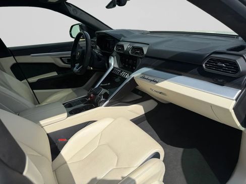 Used 2019 Lamborghini Urus AWD/4WD image 27