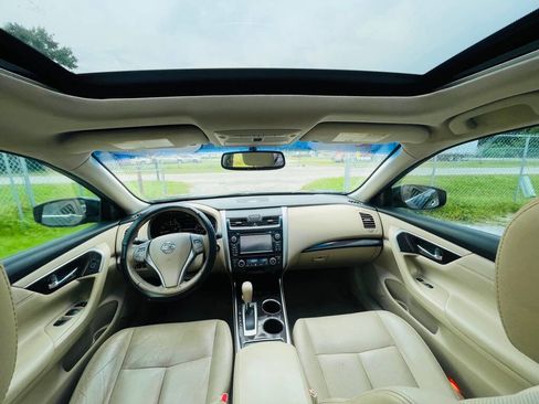 Used 2014 Nissan Altima 2.5 SL w/ Technology Package image 16