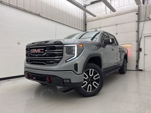 Used 2025 GMC Sierra 1500 AT4 w/ AT4 Premium Package AWD/4WD image 13