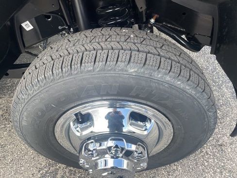 New 2026 RAM 3500 Tradesman AWD/4WD image 18