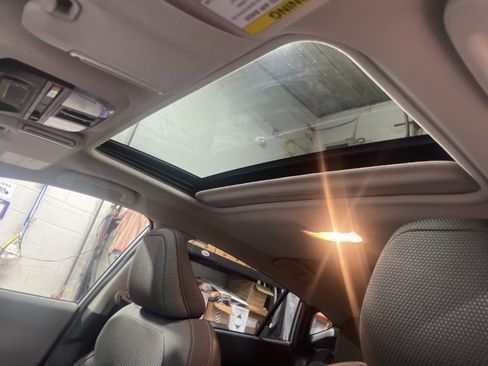 Used 2024 Subaru Crosstrek 2.0i Premium image 17