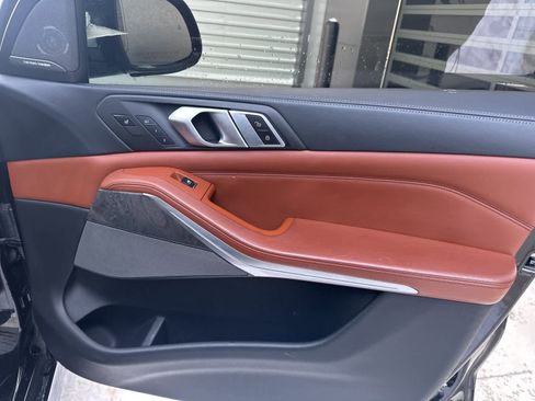 Used 2019 BMW X5 xDrive50i w/ M Sport Package image 16