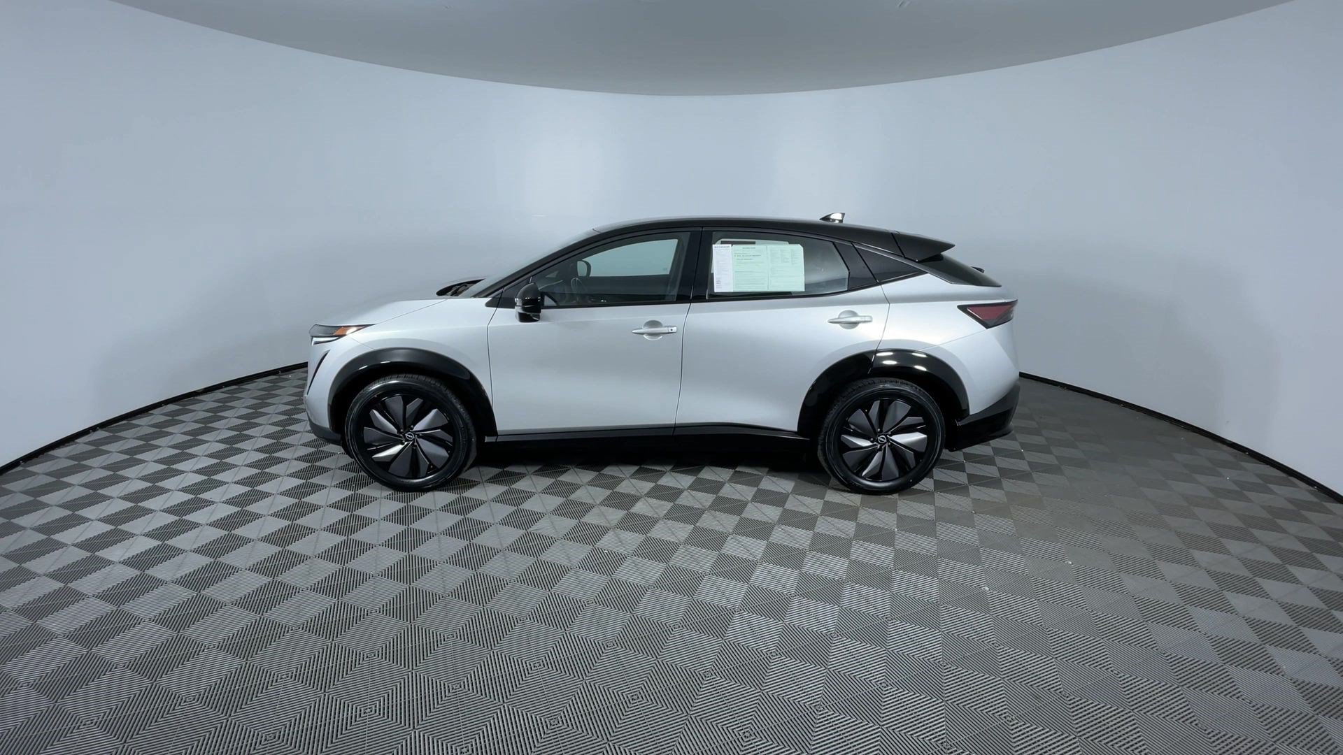 Certified 2024 Nissan Ariya AWD image 5