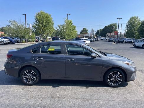 Used 2024 Kia Forte LXS FWD image 8