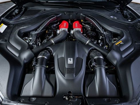 Certified 2023 Ferrari Portofino M image 29