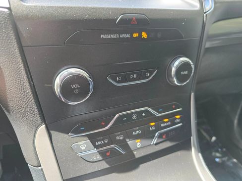 Used 2020 Ford Edge SEL FWD image 30