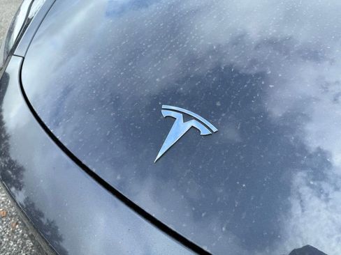 Used 2023 Tesla Model Y Long Range image 8