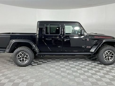 New 2025 Jeep Gladiator Rubicon image 3