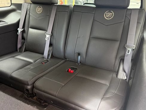 Used 2012 Cadillac Escalade Platinum AWD/4WD image 12
