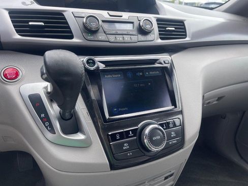Used 2015 Honda Odyssey Touring Elite image 17