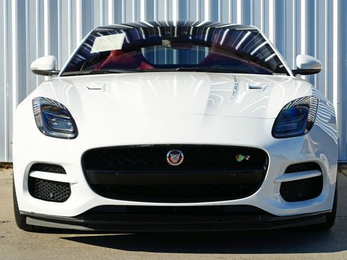Used 2020 Jaguar F-TYPE R image 7