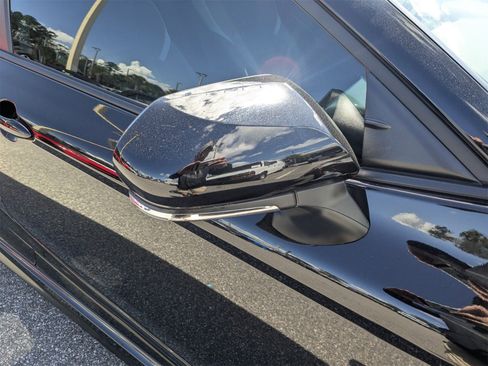 Used 2025 Toyota Camry SE image 12