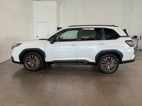 Used 2025 Subaru Forester Sport w/ Popular Package #2 AWD/4WD image 16