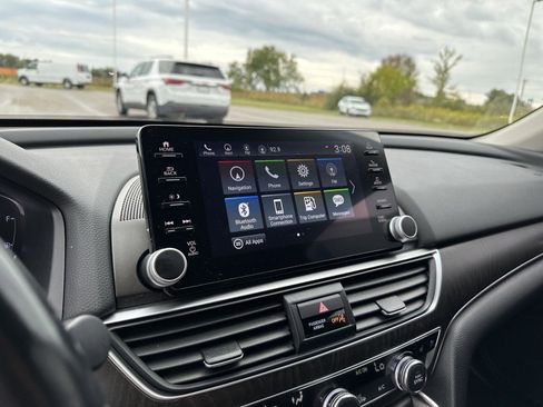 Used 2022 Honda Accord Touring image 29