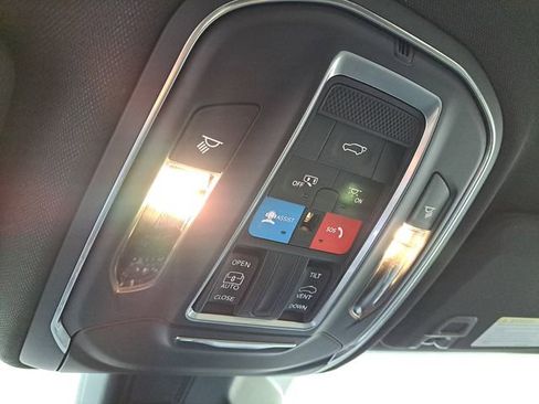 New 2025 Jeep Grand Cherokee L Altitude image 17