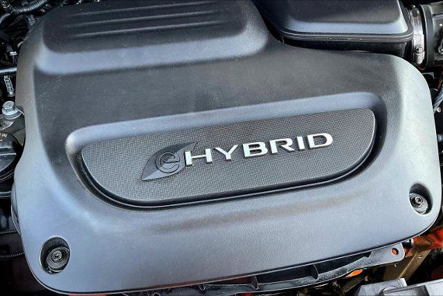 Used 2021 Chrysler Pacifica Touring-L FWD image 28