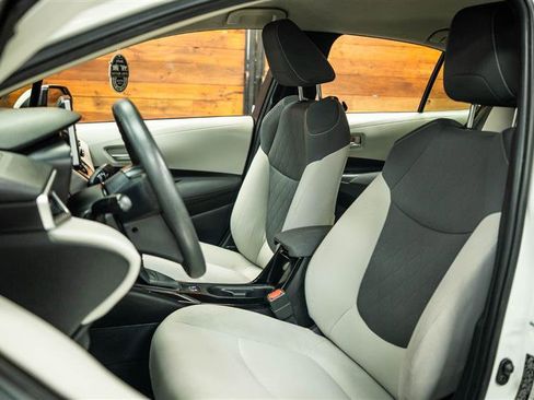 Used 2020 Toyota Corolla LE FWD image 9