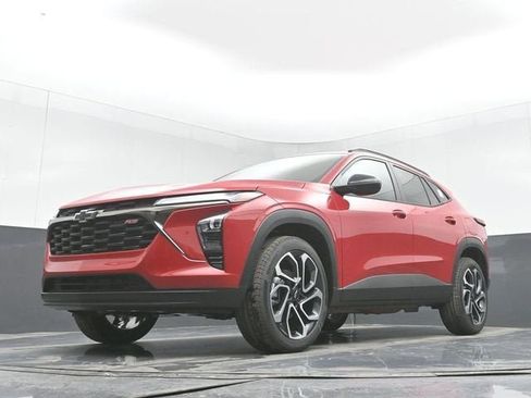 New 2026 Chevrolet Trax RS w/ Sunroof Package FWD image 42