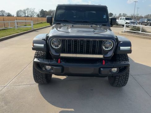 Used 2024 Jeep Gladiator Rubicon AWD/4WD image 4