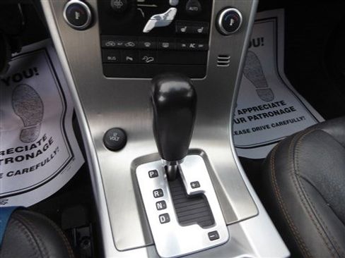 Used 2010 Volvo XC60 T6 image 11