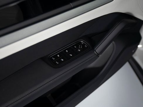 New 2026 Porsche Cayenne S image 14