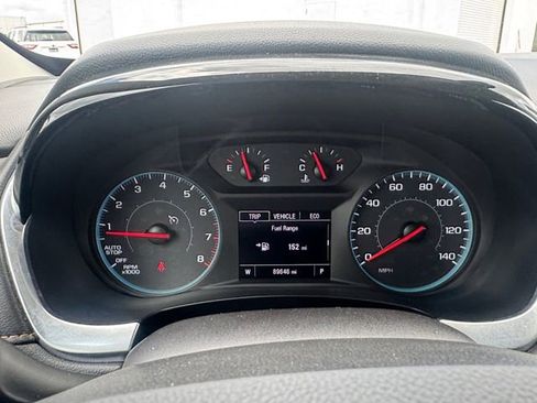 Used 2021 Chevrolet Traverse LS FWD image 11