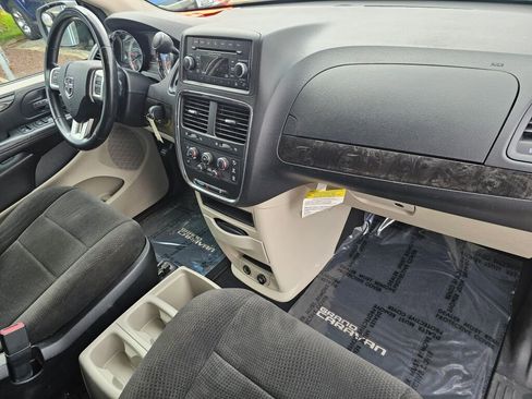 Used 2013 Dodge Grand Caravan SE FWD image 13