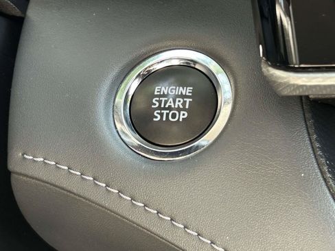 Used 2023 Toyota Highlander Platinum FWD image 29